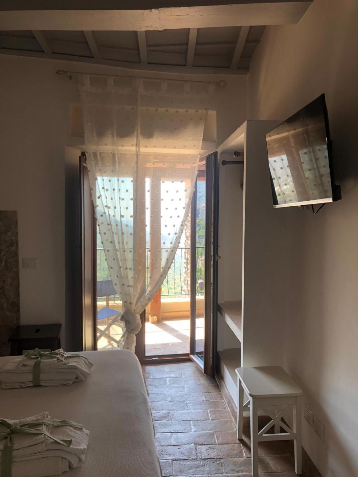 B&B Le Principesse Сермонета Екстериор снимка